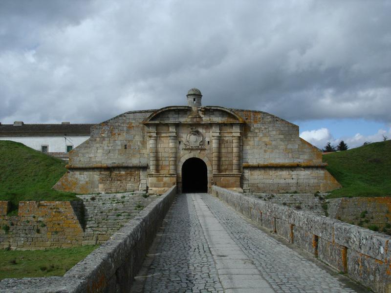 A Muralha Almeida Bagian luar foto